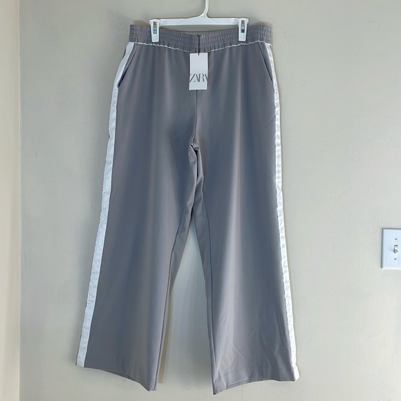 NWT. Zara Large Grey Wide Leg Pull On Pants. - Picture 1 of 9